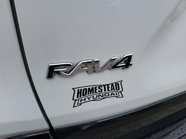 2022 Toyota RAV4 Hybrid SE AWD (Natl)