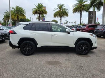 2022 Toyota RAV4 Hybrid SE AWD (Natl)