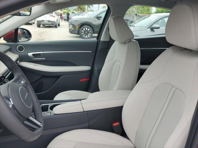 2025 Hyundai SONATA HYBRID SEL