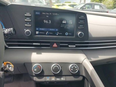 2025 Hyundai ELANTRA SE