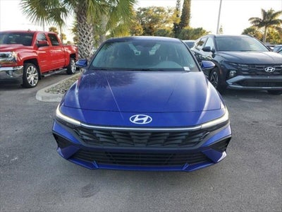 2025 Hyundai ELANTRA SE