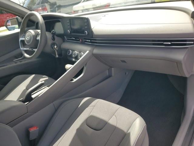 2025 Hyundai ELANTRA SE IVT