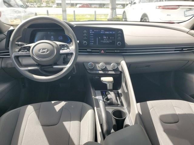 2025 Hyundai ELANTRA SE IVT