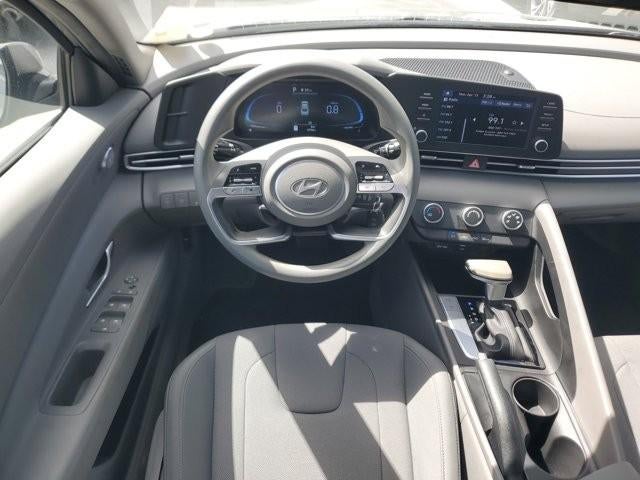 2025 Hyundai ELANTRA SE IVT