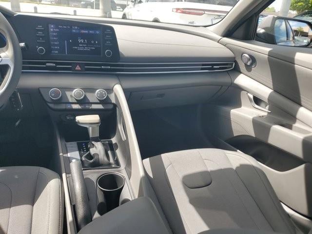 2025 Hyundai ELANTRA SE IVT