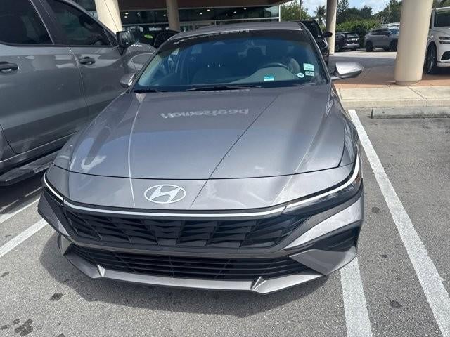 2025 Hyundai ELANTRA SE IVT