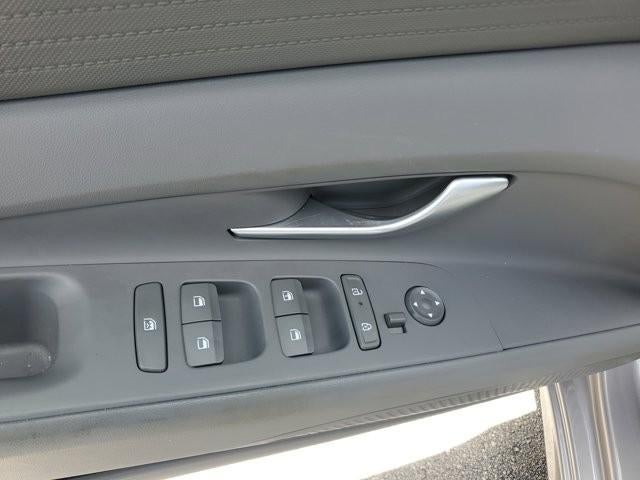 2025 Hyundai ELANTRA SE IVT