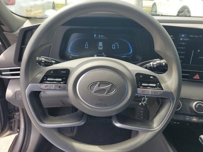 2025 Hyundai ELANTRA SE IVT