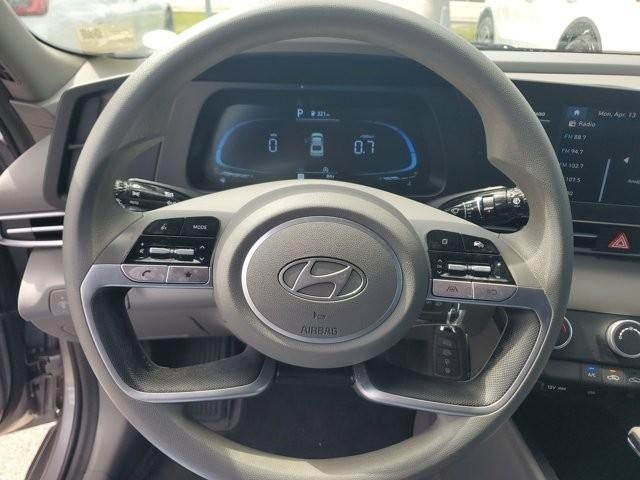 2025 Hyundai ELANTRA SE IVT