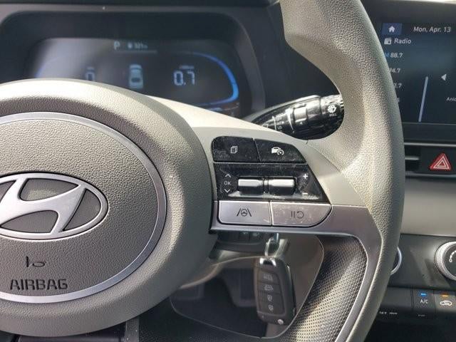 2025 Hyundai ELANTRA SE IVT