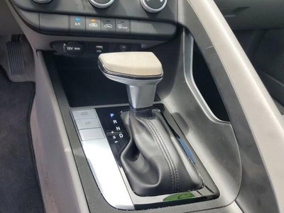 2025 Hyundai ELANTRA SE IVT