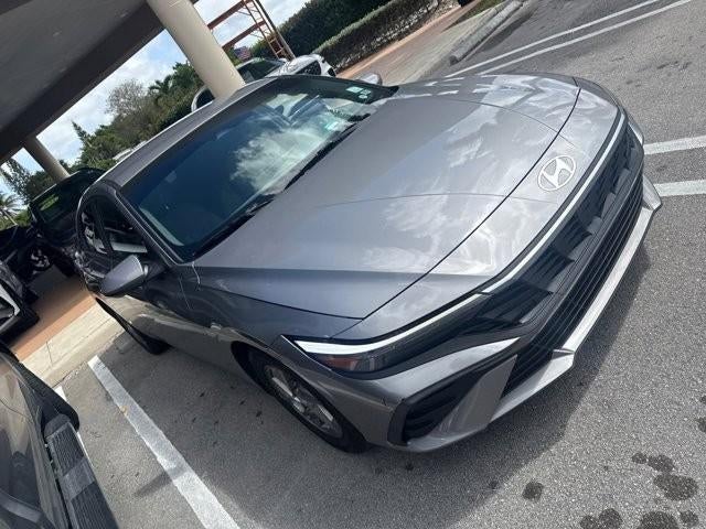 2025 Hyundai ELANTRA SE IVT