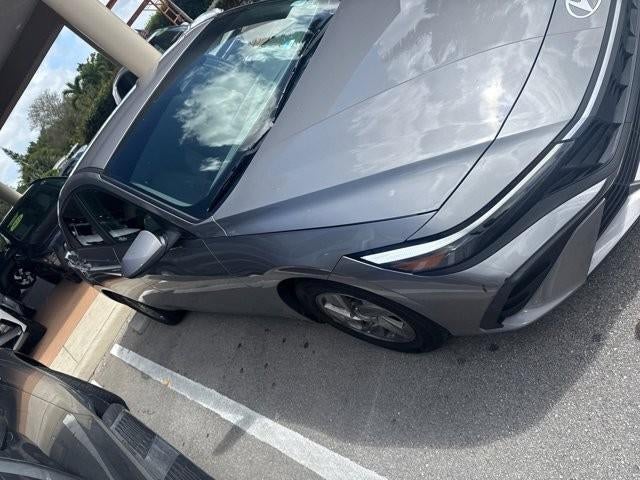 2025 Hyundai ELANTRA SE IVT