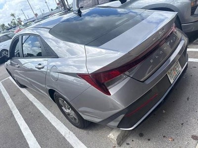 2025 Hyundai ELANTRA SE IVT