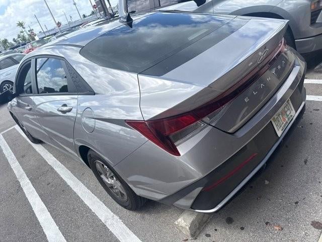 2025 Hyundai ELANTRA SE IVT