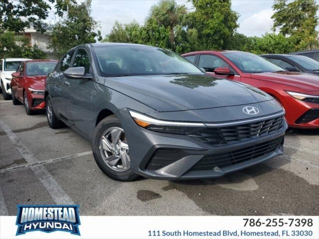 2025 Hyundai ELANTRA SE