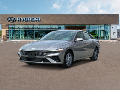2025 Hyundai ELANTRA SE
