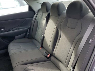 2025 Hyundai ELANTRA SE