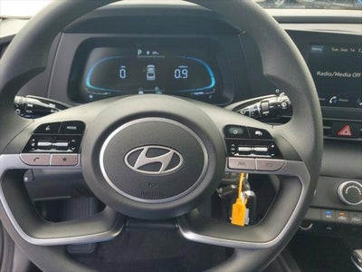 2025 Hyundai ELANTRA SE