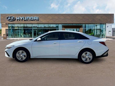 2025 Hyundai ELANTRA SE