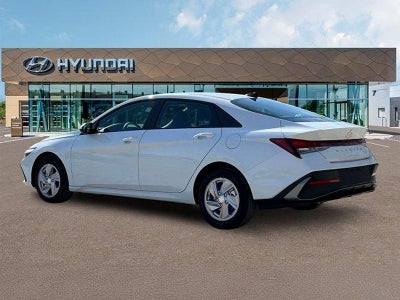 2025 Hyundai ELANTRA SE