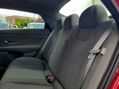 2025 Hyundai ELANTRA SE
