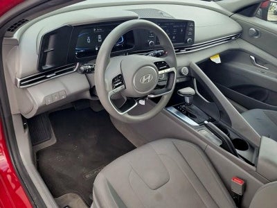 2025 Hyundai ELANTRA SE
