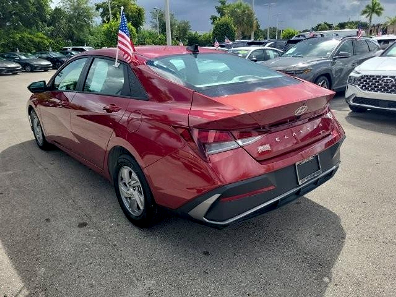 2025 Hyundai ELANTRA SE