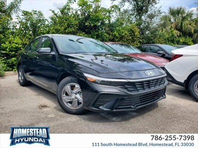 2025 Hyundai ELANTRA SE