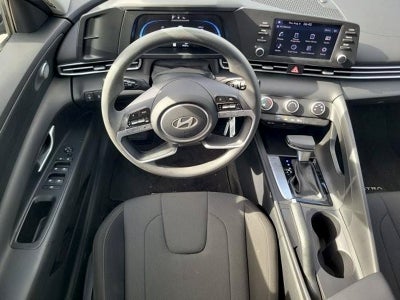 2024 Hyundai ELANTRA SE