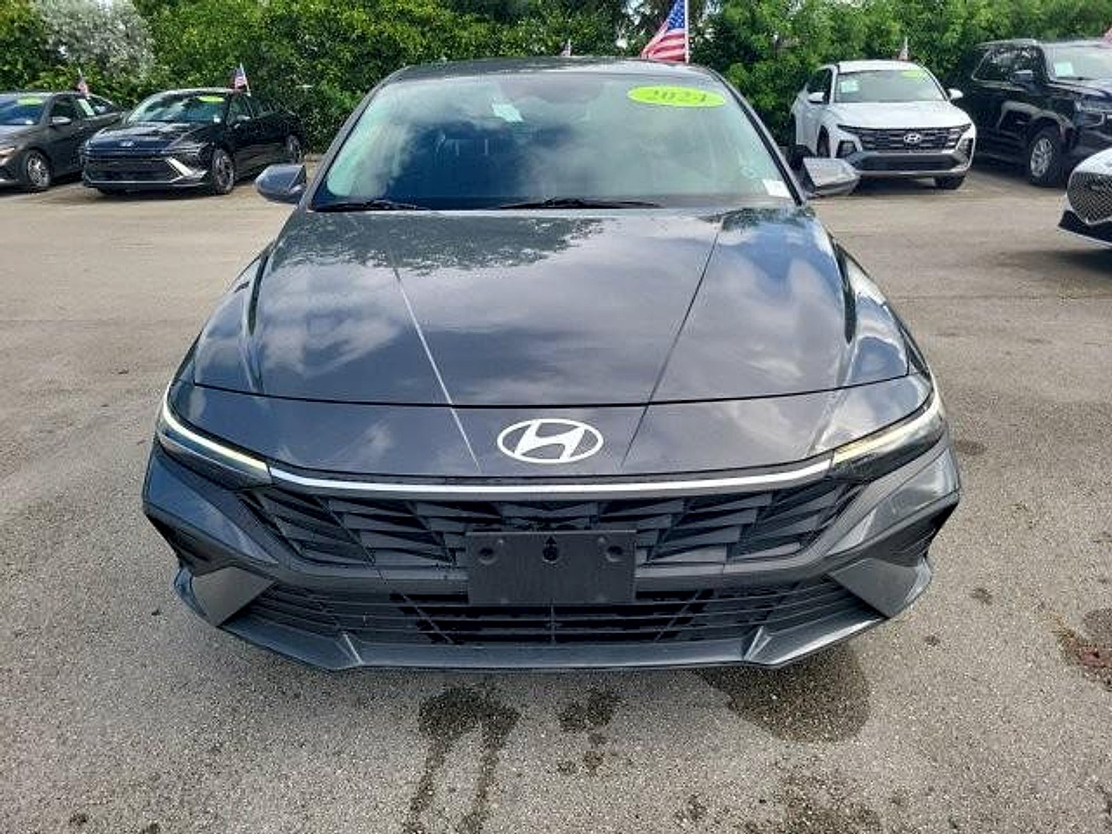 2024 Hyundai ELANTRA SE