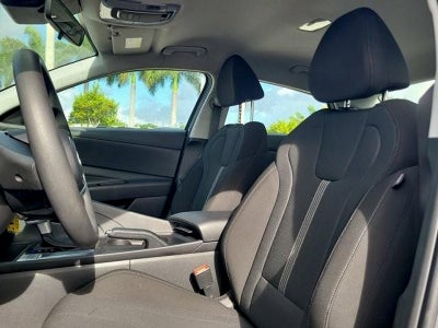2024 Hyundai ELANTRA SE