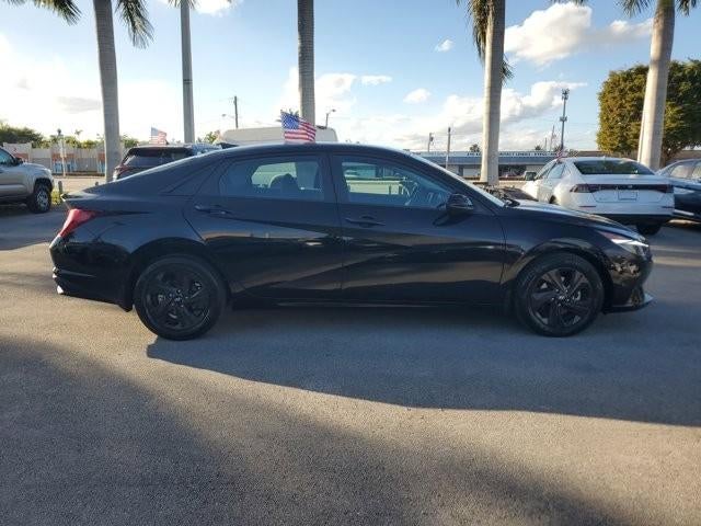 2023 Hyundai ELANTRA SEL IVT