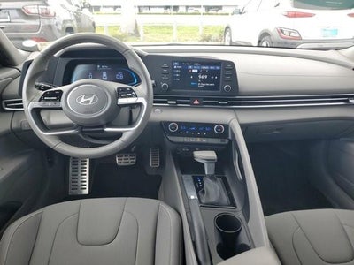 2025 Hyundai ELANTRA SEL Convenience IVT