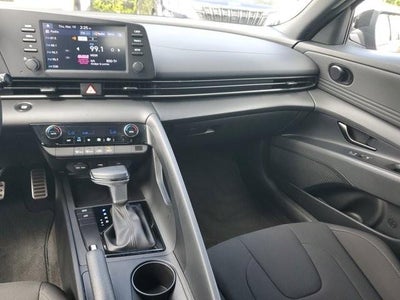 2025 Hyundai ELANTRA SEL Sport IVT