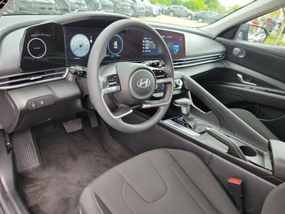 2024 Hyundai ELANTRA SEL IVT