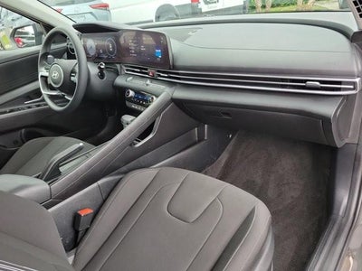 2024 Hyundai ELANTRA SEL IVT