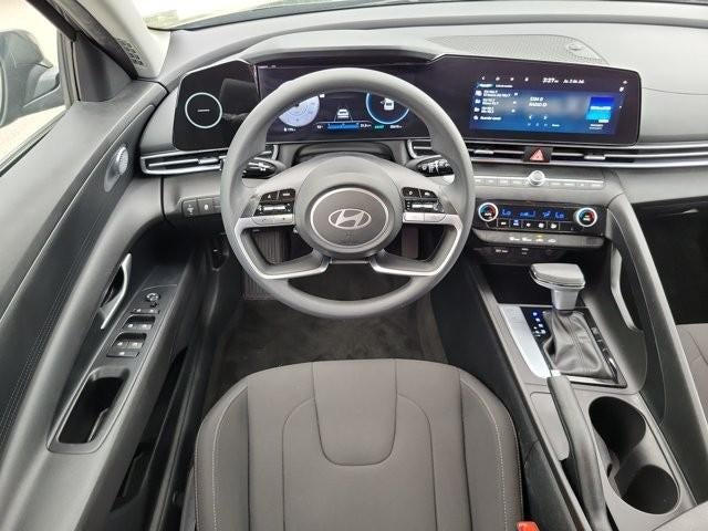 2024 Hyundai ELANTRA SEL IVT