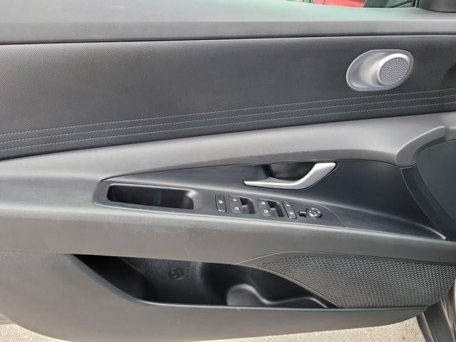 2024 Hyundai ELANTRA SEL IVT