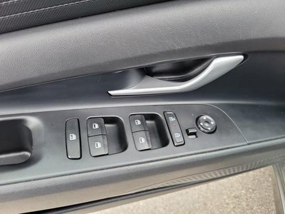 2024 Hyundai ELANTRA SEL IVT