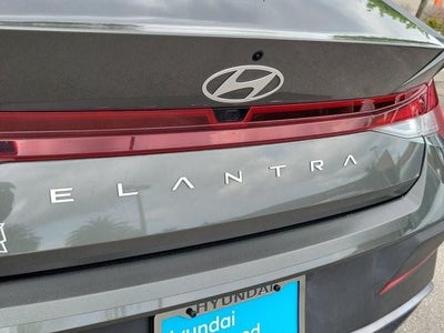 2024 Hyundai ELANTRA SEL IVT