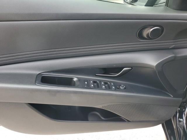 2025 Hyundai ELANTRA SEL Sport IVT