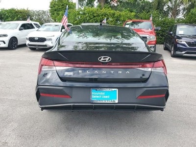 2025 Hyundai ELANTRA SEL Sport IVT