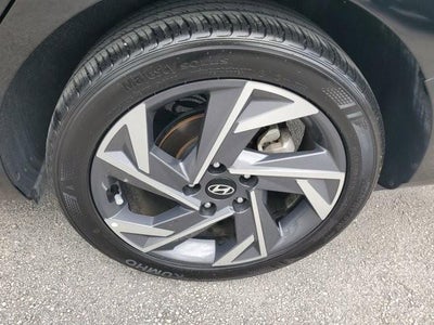 2025 Hyundai ELANTRA SEL Sport IVT