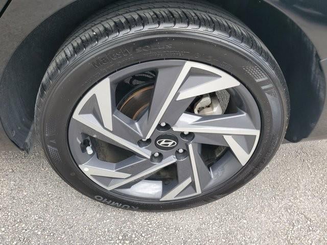 2025 Hyundai ELANTRA SEL Sport IVT