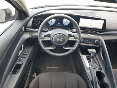 2024 Hyundai ELANTRA SEL IVT
