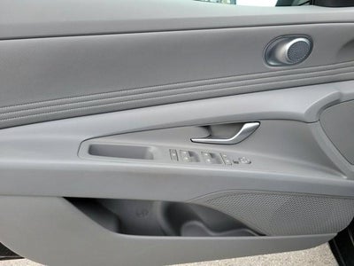 2025 Hyundai ELANTRA SEL Sport IVT