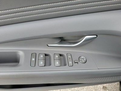 2025 Hyundai ELANTRA SEL Sport IVT