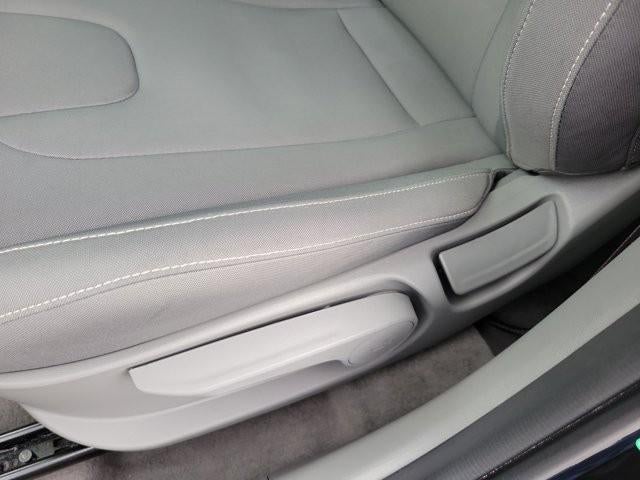 2025 Hyundai ELANTRA SEL Sport IVT