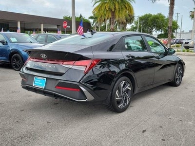 2025 Hyundai ELANTRA SEL Sport IVT
